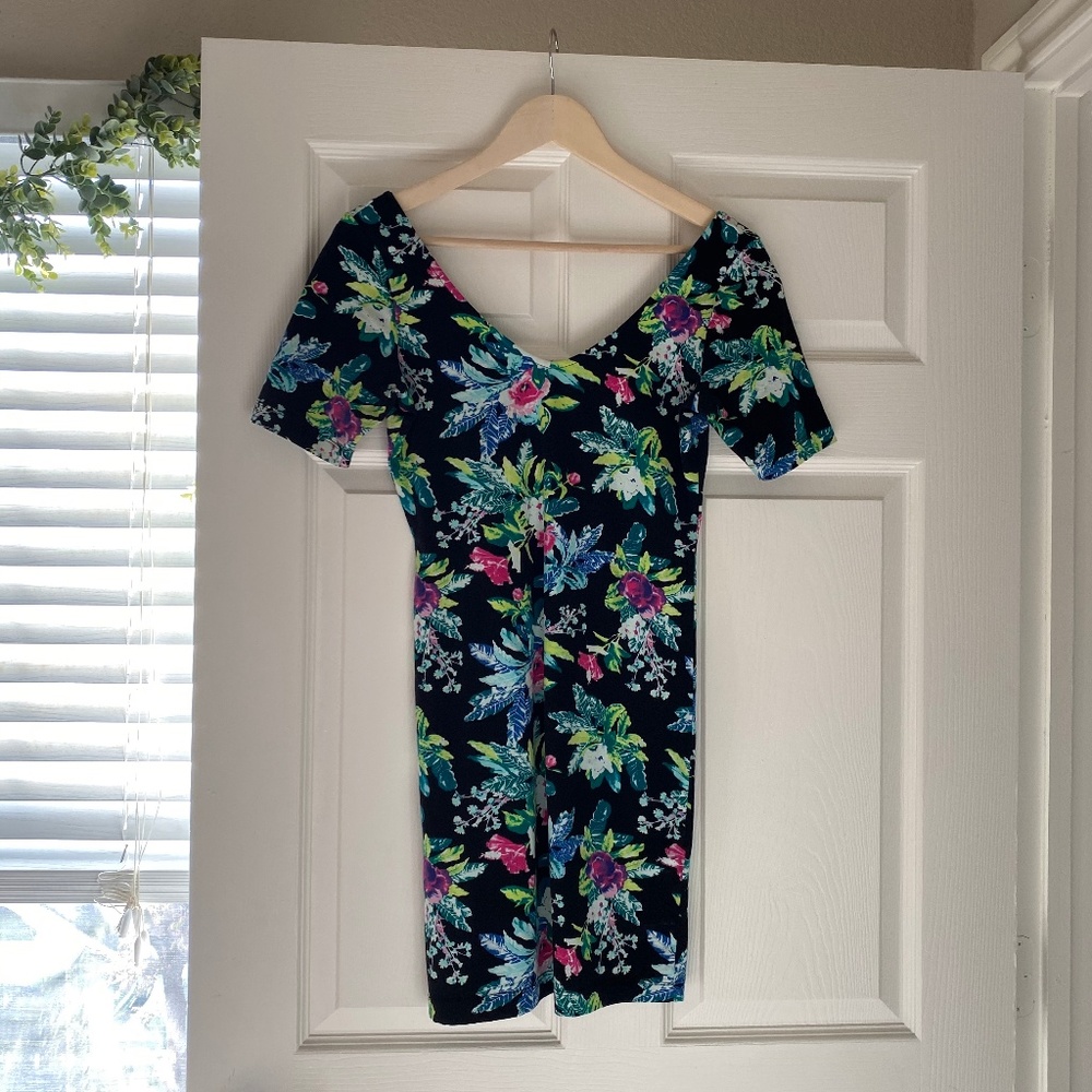 H&M Floral Short Sleeve Dress - Size Small